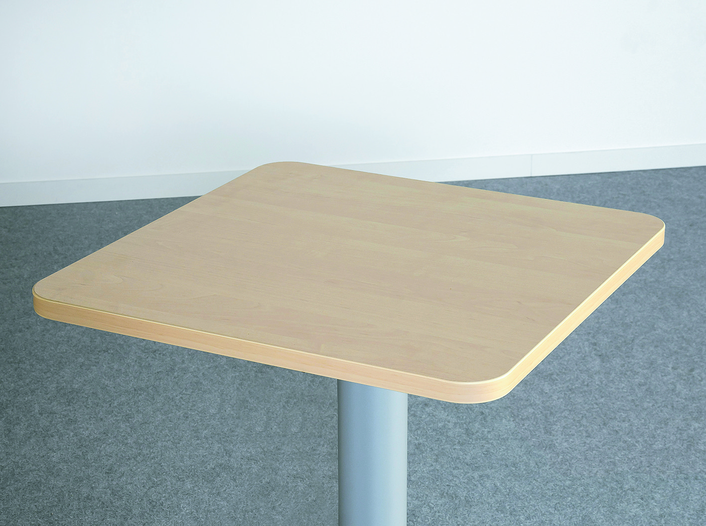 Höhenverstellbarer Beistelltisch