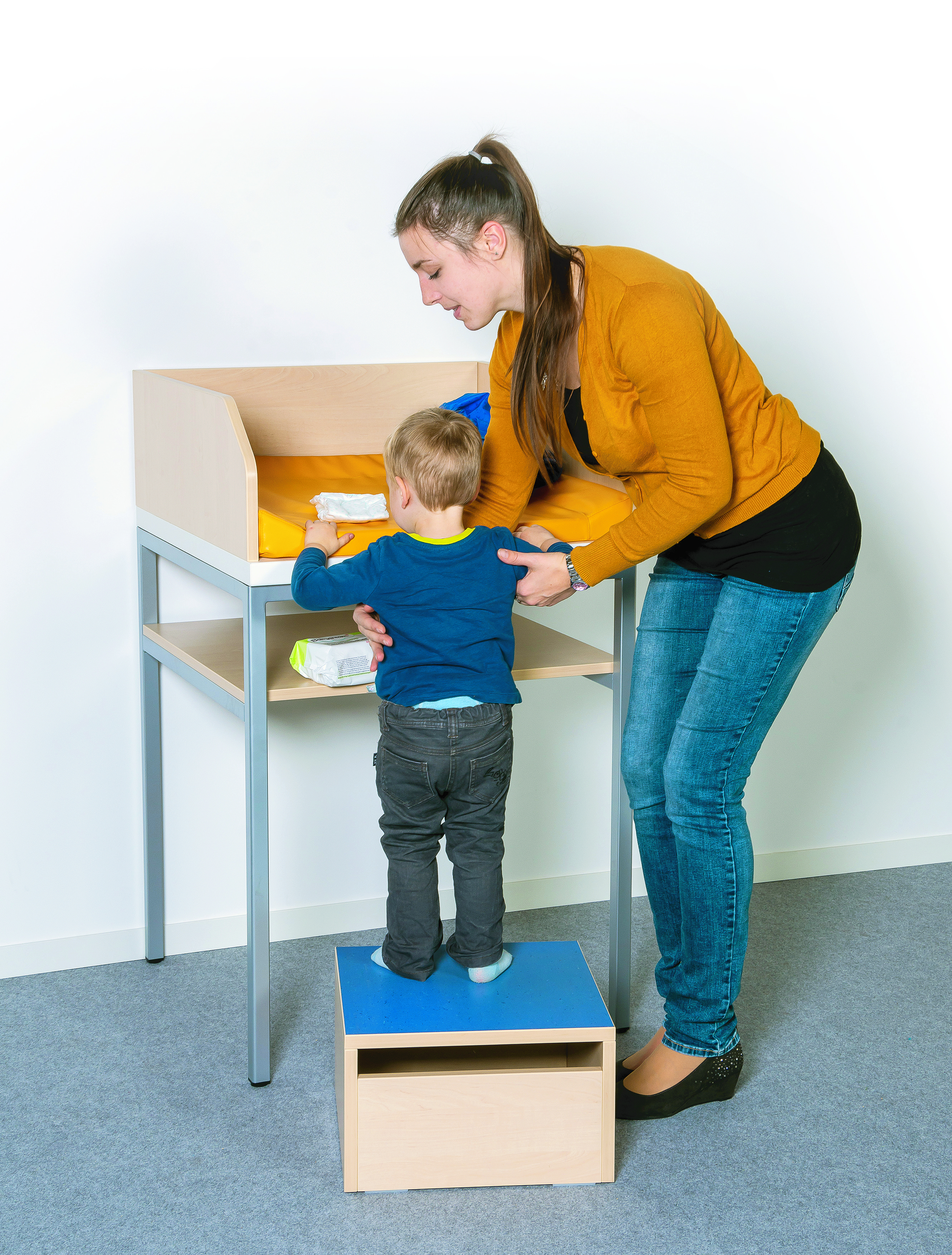 Tritthocker für Kinder, mit Linoleumbelag rutschfest